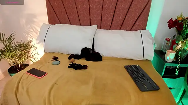 Melody bonnie online show from September 26, 2025, 11:06 am