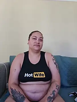 honeeyyy pot online show from June 7, 2026, 6:35 pm
