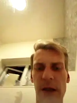 Mrleitenant online show from December 2, 2025, 7:15 pm