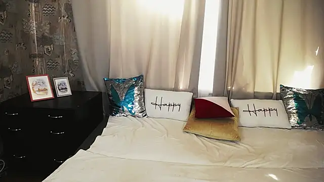 Snapshot of Unusual_G chatting on September 17, 2025, 5:20 am Unusual G online show from September 17, 2025, 5:20 am