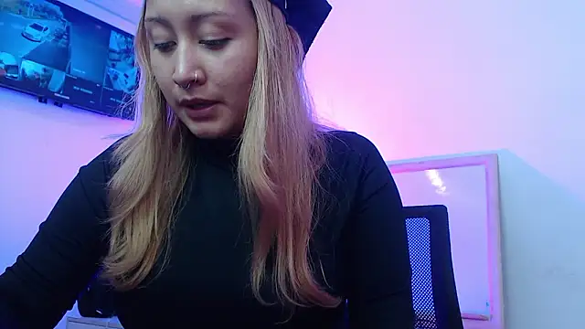 Snapshot of KorayRoussel chatting on February 28, 2026, 3:11 pm KorayRoussel online show from February 28, 2026, 3:11 pm