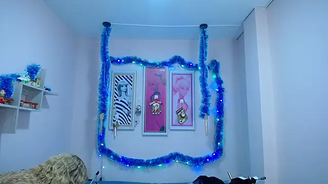 Snapshot of Veronica_escobar_ chatting on December 13, 2024, 10:08 am Veronica escobar online show from December 13, 2024, 10:08 am