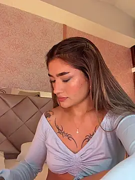 Snapshot of Arianavillada chatting on July 12, 2026, 3:18 am Arianavillada online show from July 12, 2026, 3:18 am