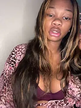 CharismaaBanx online show from December 8, 2024, 10:41 am