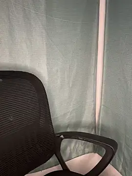 CharismaaBanx online show from February 9, 2025, 12:30 pm