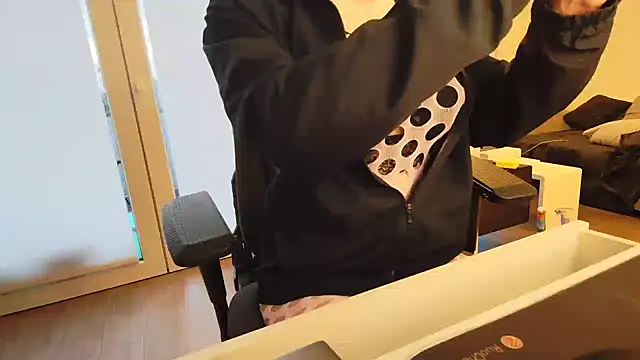 Hot ToyBoy6974 online show from January 4, 2025, 3:07 pm