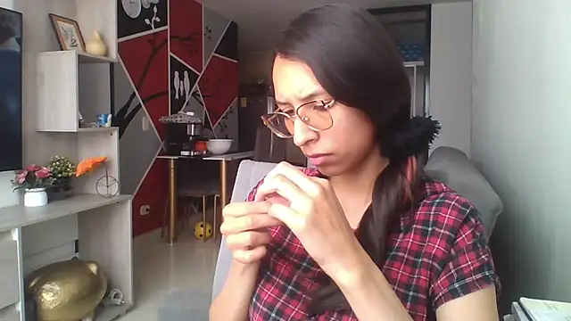 Katalleya jyj online show from February 11, 2026, 7:36 pm