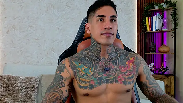 Snapshot of AdanReilly chatting on August 1, 2026, 4:27 pm AdanReilly online show from August 1, 2026, 4:27 pm