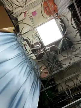 LadyLolyPop  online show from December 19, 2025, 2:37 am