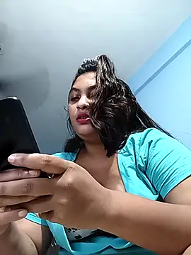 HottyOlly online show from October 5, 2025, 6:09 pm