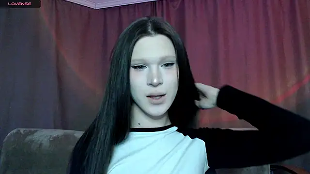 Snapshot of Sexpired_Princess chatting on February 18, 2025, 3:31 am Sexpired Princess online show from February 18, 2025, 3:31 am