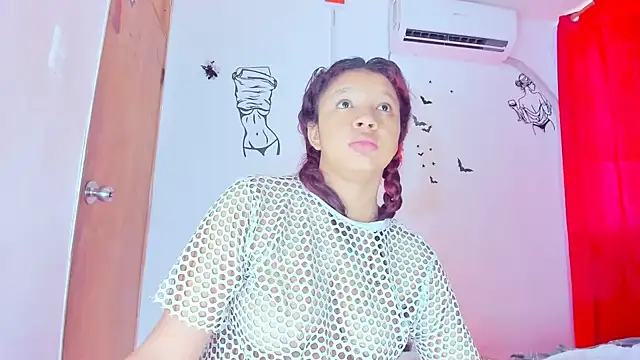 Snapshot of Emily_Coper18 chatting on January 18, 2026, 2:09 pm Emily Coper18 online show from January 18, 2026, 2:09 pm