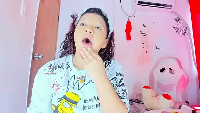 Snapshot of Emily_Coper18 chatting on February 3, 2026, 1:27 pm Emily Coper18 online show from February 3, 2026, 1:27 pm