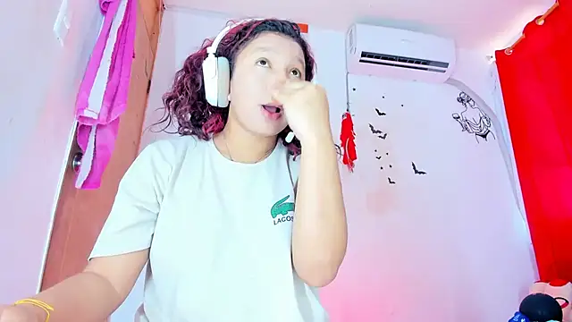 Emily Coper18 online show from January 15, 2026, 2:31 pm