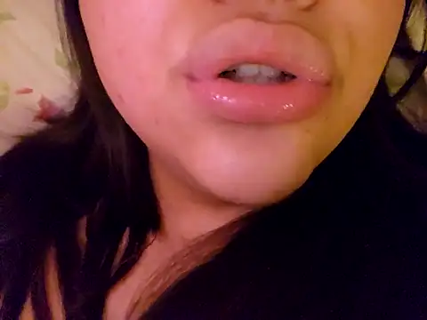 Snapshot of Blanquitaaa chatting on March 22, 2025, 8:40 am Blanquitaaa online show from March 22, 2025, 8:40 am