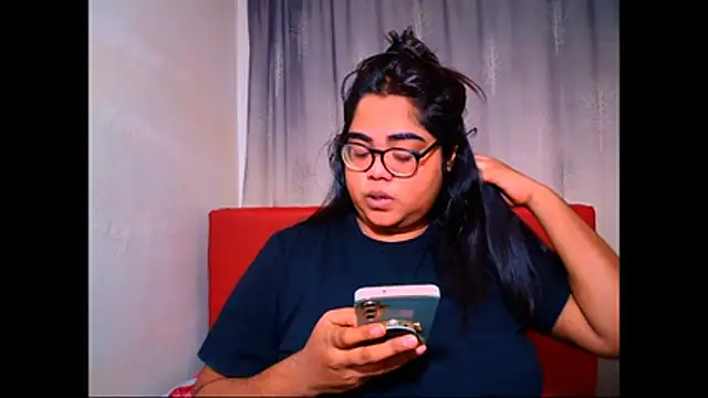 Snapshot of Indian_Lola00 chatting on November 18, 2025, 6:33 pm Indian Lola00 online show from November 18, 2025, 6:33 pm