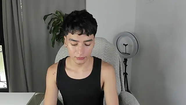 sebas rose online show from October 22, 2025, 2:16 pm