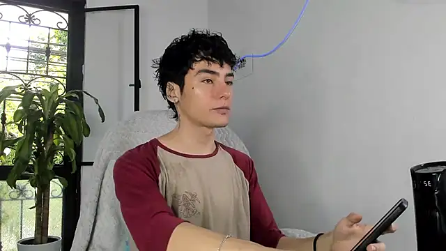 sebas rose online show from September 13, 2025, 3:34 pm