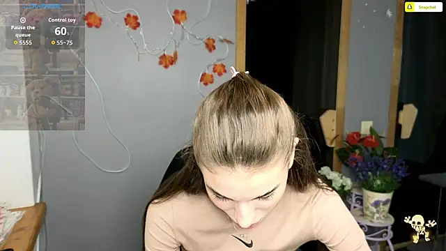 Snapshot of EmmyGreans chatting on November 28, 2025, 6:46 am EmmyGreans online show from November 28, 2025, 6:46 am