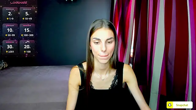 Snapshot of EmmyGreans chatting on September 17, 2025, 12:18 pm EmmyGreans online show from September 17, 2025, 12:18 pm