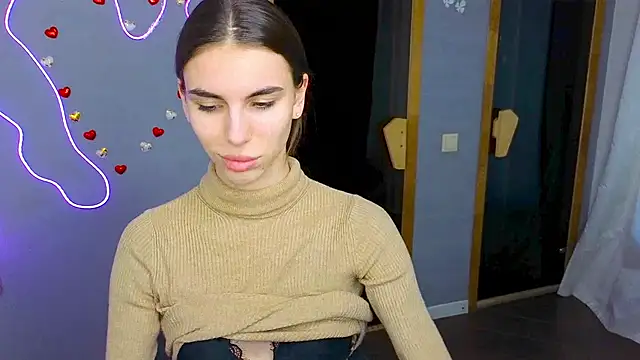 Snapshot of EmmyGreans chatting on February 13, 2025, 12:43 pm EmmyGreans online show from February 13, 2025, 12:43 pm