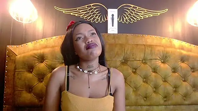 Snapshot of CrystalBrooke3x chatting on March 10, 2025, 2:48 pm CrystalBrooke3x online show from March 10, 2025, 2:48 pm