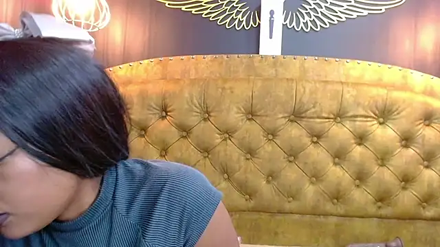 Snapshot of CrystalBrooke3x chatting on February 21, 2025, 8:38 pm CrystalBrooke3x online show from February 21, 2025, 8:38 pm