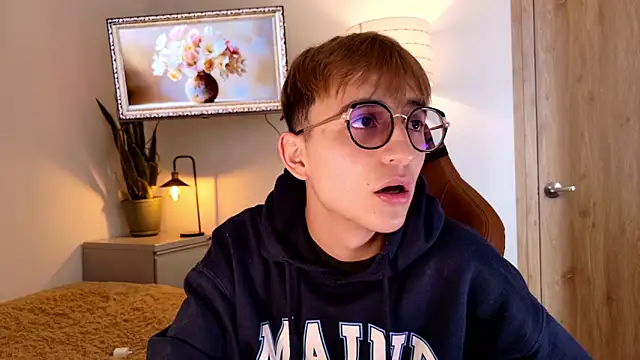 Mr evan1 online show from November 18, 2025, 4:43 pm