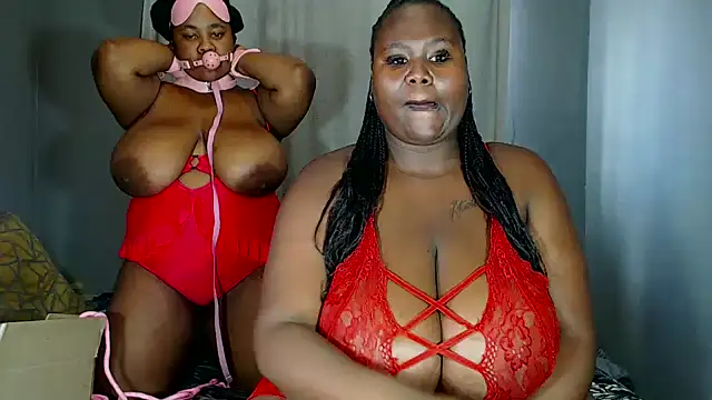 Snapshot of MissTiTi01 chatting on March 21, 2025, 10:17 am MissTiTi01 online show from March 21, 2025, 10:17 am