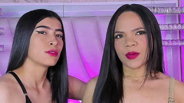 Snapshot of siara_and_zoe chatting on April 21, 2026, 11:22 pm siara and zoe online show from April 21, 2026, 11:22 pm