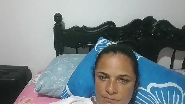 GiveLove1 online show from November 5, 2025, 11:30 pm