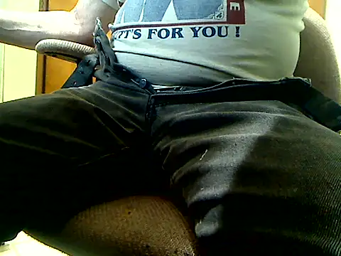 markluvskitty online show from December 22, 2025, 1:33 pm