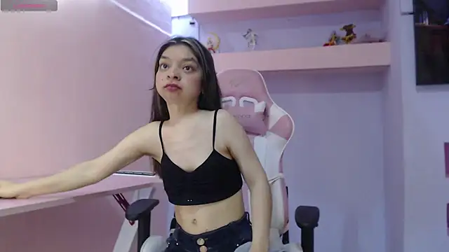 CharlotteMuller online show from September 18, 2025, 8:01 pm