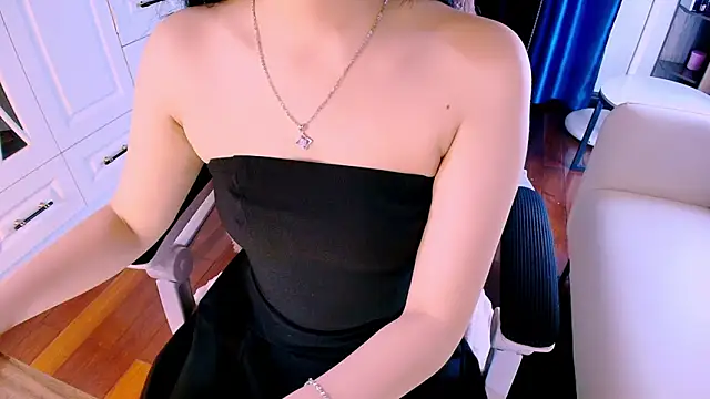 Snapshot of Lee_Mi chatting on February 27, 2026, 10:04 am Lee Mi online show from February 27, 2026, 10:04 am