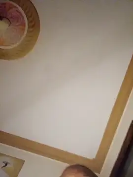 queennapal online show from December 13, 2025, 8:04 pm