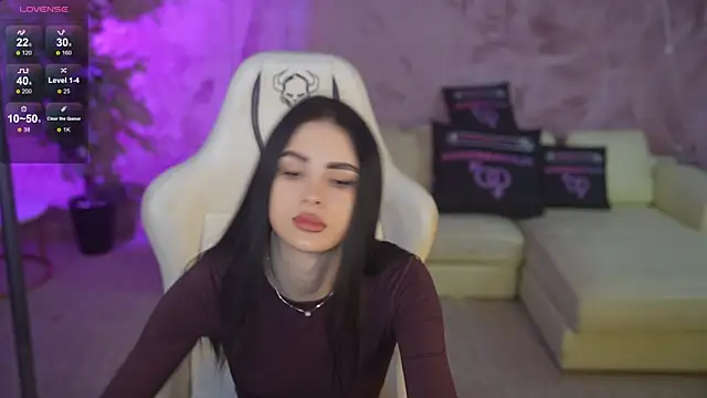 Tina Breeze online show from November 18, 2025, 8:06 am