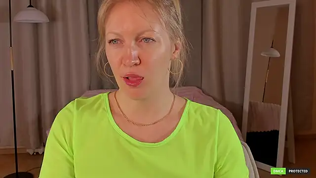 sugamomy online show from December 3, 2025, 12:33 am