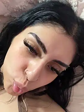 ThickerThanYoBitch online show from September 20, 2025, 1:38 pm