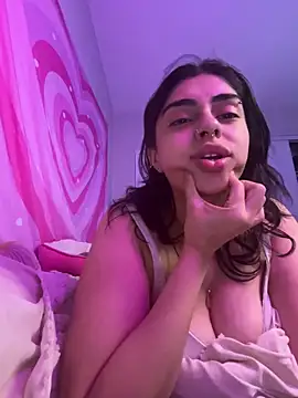 ThickerThanYoBitch online show from January 3, 2025, 11:56 am