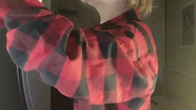 Riley Roo online show from March 1, 2026, 6:08 pm