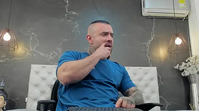 Snapshot of BruceDallas chatting on February 26, 2025, 3:25 am BruceDallas online show from February 26, 2025, 3:25 am