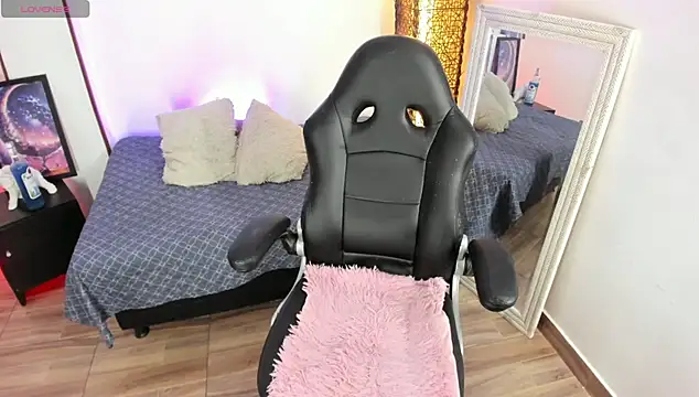 vanessabz online show from October 1, 2025, 3:44 am