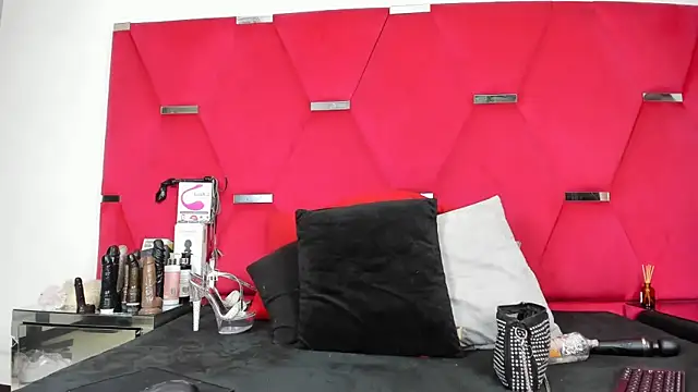 Karoll69  online show from February 26, 2026, 3:06 am