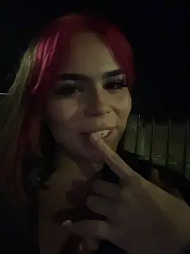 Chloemercury online show from December 5, 2025, 2:54 am