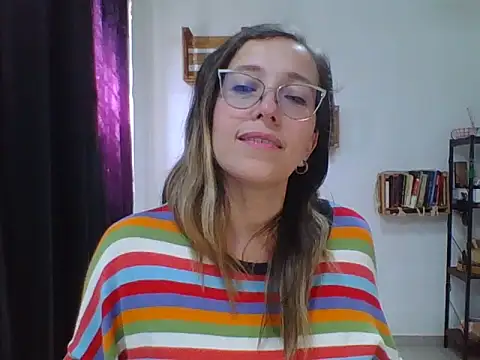 charlott ponce online show from November 3, 2025, 8:01 pm