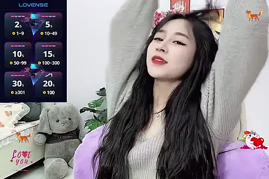  LLisa  online show from February 22, 2025, 5:46 pm