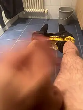 Snapshot of Drummer112 chatting on January 18, 2026, 7:39 pm Drummer112 online show from January 18, 2026, 7:39 pm