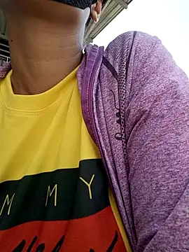 2HotAsain4u online show from March 5, 2025, 3:51 am