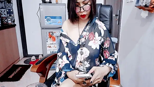 Miu-Le online show from February 5, 2026, 7:53 pm