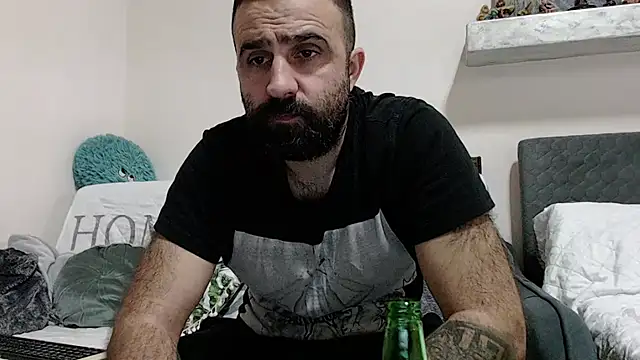 Snapshot of ivat80 chatting on December 23, 2024, 6:26 pm ivat80 online show from December 23, 2024, 6:26 pm